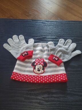 Disney Minnie Mouse Gray & Red Kids Beanie and Gloves Set
